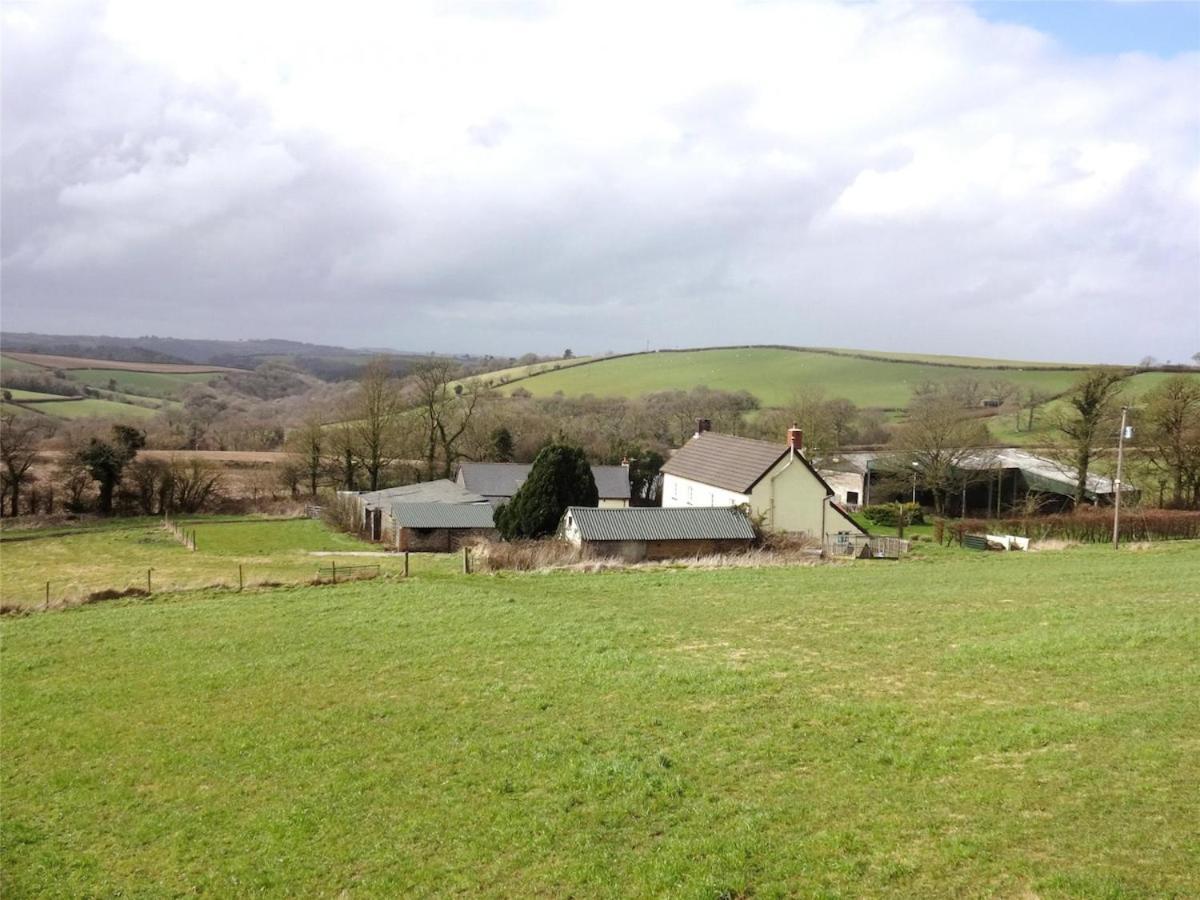 Award Winning Lower Whitsleigh Farm Cottage Roborough Bagian luar foto